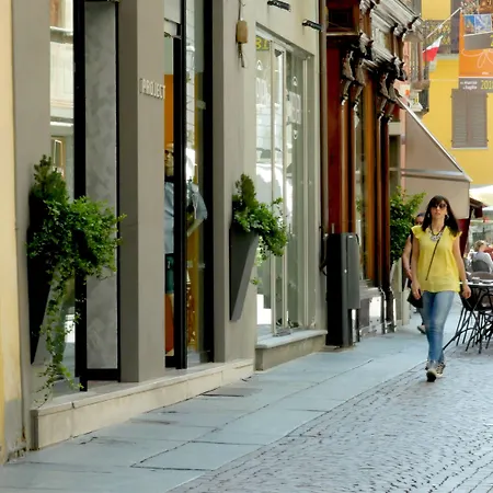 מלון דירות Rivetto 4*